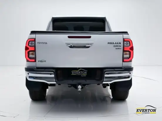 TOYOTA-HILUX-2025
