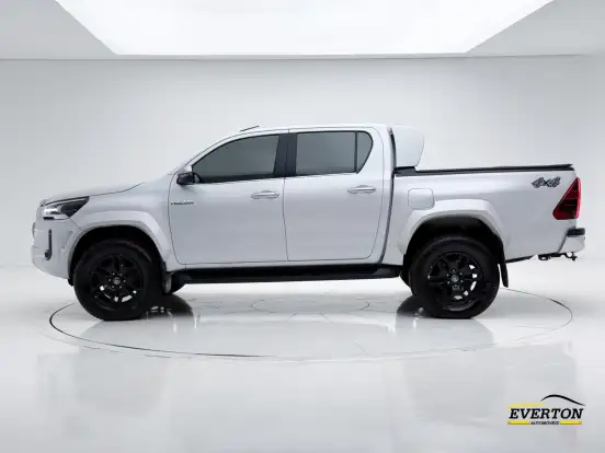 TOYOTA-HILUX-2025