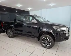 TOYOTA HILUX 2.8 D-4D TURBO DIESEL CD SRX 4X4 AUTOMÁTICO TOYOTA HILUX 2.8 D-4D TURBO DIESEL CD SRX 4X4 AUTOMÁTICO