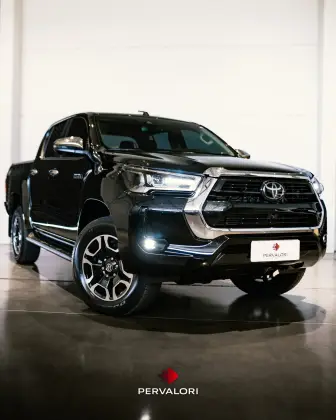 TOYOTA HILUX 2.8 D-4D TURBO DIESEL CD SRX LIMITED 4X4 AUTOMÁTICO TOYOTA HILUX 2.8 D-4D TURBO DIESEL CD SRX LIMITED 4X4 AUTOMÁTICO