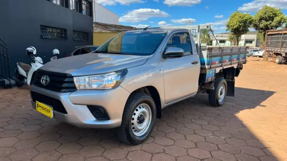 TOYOTA HILUX 2.8 D-4D TURBO DIESEL CS 4X4 MANUAL TOYOTA HILUX 2.8 D-4D TURBO DIESEL CS 4X4 MANUAL