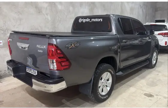 TOYOTA HILUX 2.8 SRV 4X4 CD 16V DIESEL 4P AUTOMÁTICO TOYOTA HILUX 2.8 SRV 4X4 CD 16V DIESEL 4P AUTOMÁTICO