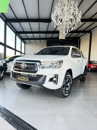 TOYOTA HILUX 2.8 SRX 4X4 CD 16V DIESEL 4P AUTOMÁTICO TOYOTA HILUX 2.8 SRX 4X4 CD 16V DIESEL 4P AUTOMÁTICO