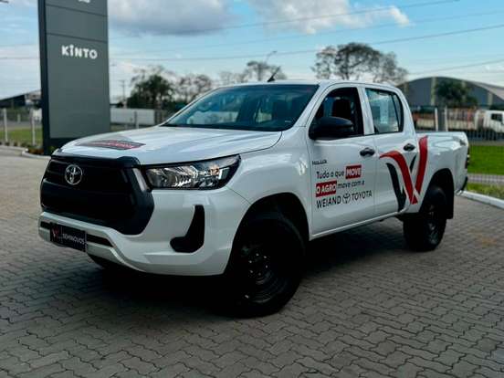 TOYOTA-HILUX-2025