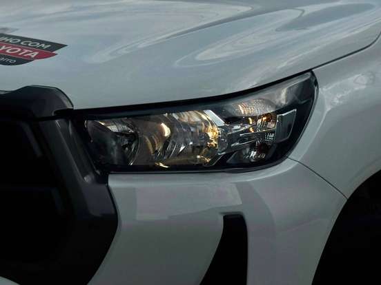 TOYOTA-HILUX-2.8 D-4D TURBO DIESEL CD POWER PACK 4X4 AUTOMÁTICO TOYOTA-HILUX-2025