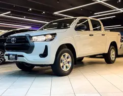 TOYOTA HILUX 2.8 D-4D TURBO DIESEL CD POWER PACK 4X4 MANUAL TOYOTA HILUX 2.8 D-4D TURBO DIESEL CD POWER PACK 4X4 MANUAL