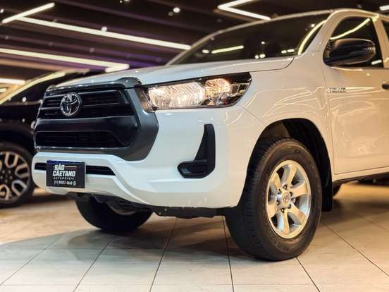 TOYOTA-HILUX-2.8 D-4D TURBO DIESEL CD POWER PACK 4X4 MANUAL TOYOTA-HILUX-2024