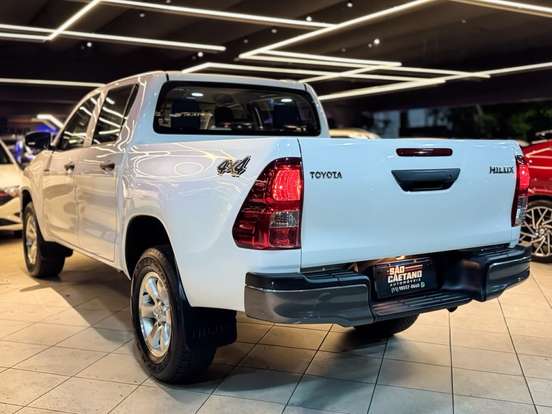 TOYOTA-HILUX-2.8 D-4D TURBO DIESEL CD POWER PACK 4X4 MANUAL TOYOTA-HILUX-2024