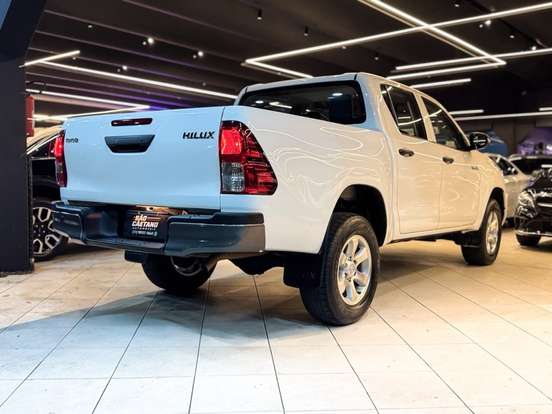 TOYOTA-HILUX-2.8 D-4D TURBO DIESEL CD POWER PACK 4X4 MANUAL TOYOTA-HILUX-2024