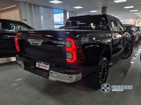 TOYOTA-HILUX-2.8 D-4D TURBO DIESEL CD SRV 4X4 AUTOMÁTICO TOYOTA-HILUX-2025
