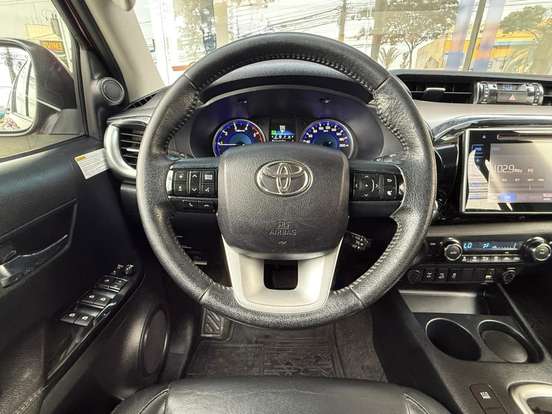TOYOTA-HILUX-2017