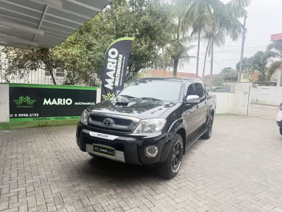 TOYOTA HILUX 3.0 SRV 4X4 CD 16V TURBO INTERCOOLER DIESEL 4P AUTOMÁTICO TOYOTA HILUX 3.0 SRV 4X4 CD 16V TURBO INTERCOOLER DIESEL 4P AUTOMÁTICO