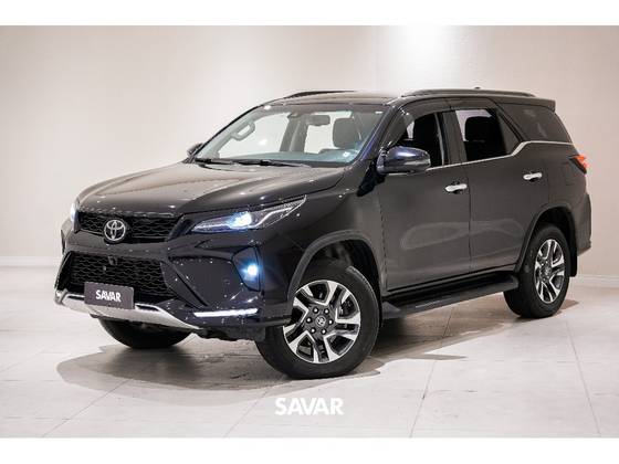 TOYOTA HILUX SW4 2.8 D-4D TURBO DIESEL SRX 4X4 AUTOMÁTICO
