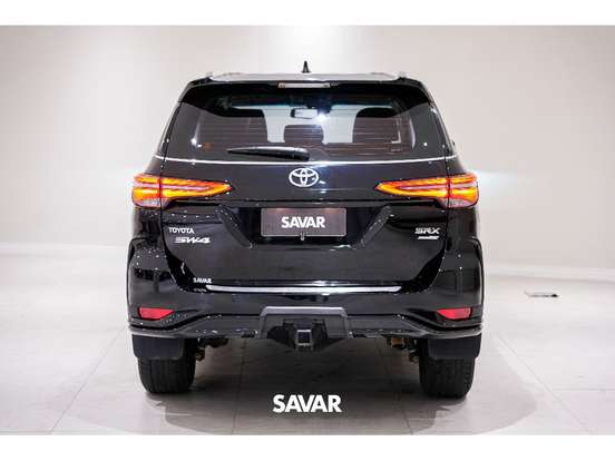 TOYOTA-HILUX SW4-2.8 D-4D TURBO DIESEL SRX 4X4 AUTOMÁTICO TOYOTA-HILUX SW4-2024