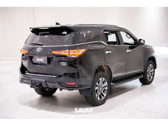 TOYOTA-HILUX SW4-2.8 D-4D TURBO DIESEL SRX 4X4 AUTOMÁTICO TOYOTA-HILUX SW4-2024