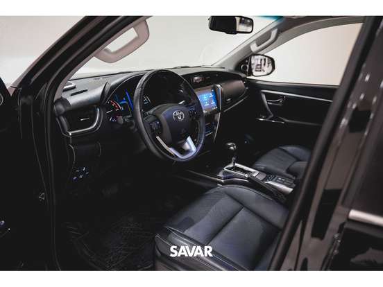 TOYOTA-HILUX SW4-2.8 D-4D TURBO DIESEL SRX 4X4 AUTOMÁTICO TOYOTA-HILUX SW4-2024