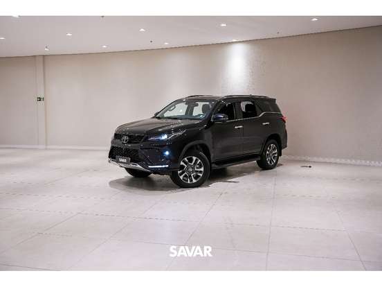 TOYOTA-HILUX SW4-2.8 D-4D TURBO DIESEL SRX 4X4 AUTOMÁTICO TOYOTA-HILUX SW4-2024