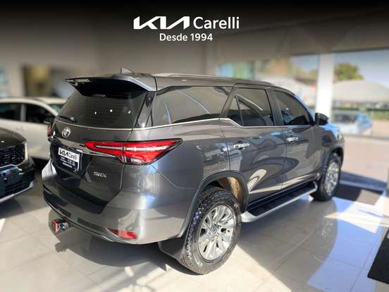 TOYOTA-HILUX SW4-2022