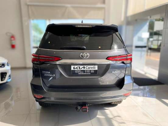 TOYOTA-HILUX SW4-2022