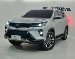 TOYOTA HILUX SW4 2.8 D-4D TURBO DIESEL SRX PLATINUM 4X4 AUTOMÁTICO TOYOTA HILUX SW4 2.8 D-4D TURBO DIESEL SRX PLATINUM 4X4 AUTOMÁTICO