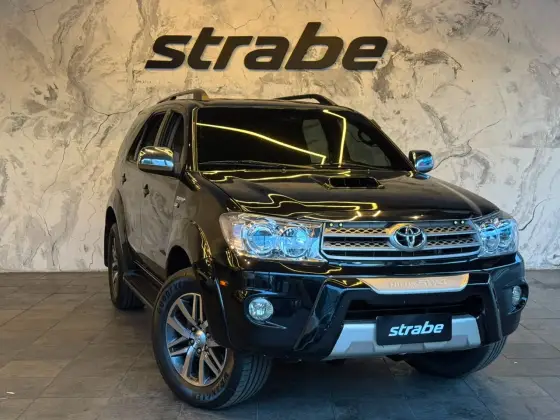 TOYOTA HILUX SW4 3.0 SRV 4X4 16V TURBO INTERCOOLER DIESEL 4P AUTOMÁTICO TOYOTA HILUX SW4 3.0 SRV 4X4 16V TURBO INTERCOOLER DIESEL 4P AUTOMÁTICO