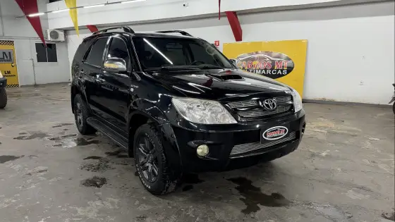 TOYOTA HILUX SW4 3.0 SRV 4X4 16V TURBO INTERCOOLER DIESEL 4P AUTOMÁTICO TOYOTA HILUX SW4 3.0 SRV 4X4 16V TURBO INTERCOOLER DIESEL 4P AUTOMÁTICO