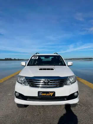 TOYOTA HILUX SW4 3.0 SRV 4X4 7 LUGARES 16V TURBO INTERCOOLER DIESEL 4P AUTOMÁTICO TOYOTA HILUX SW4 3.0 SRV 4X4 7 LUGARES 16V TURBO INTERCOOLER DIESEL 4P AUTOMÁTICO