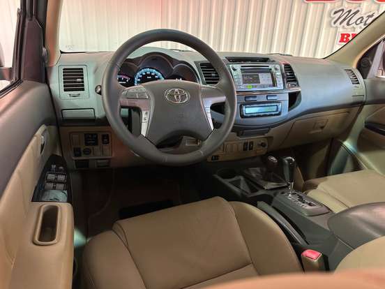 TOYOTA-HILUX SW4-2012