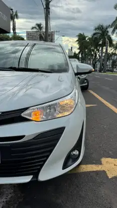 TOYOTA-YARIS-2019
