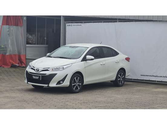 TOYOTA-YARIS-2019