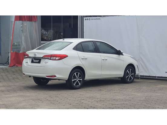 TOYOTA-YARIS-2019
