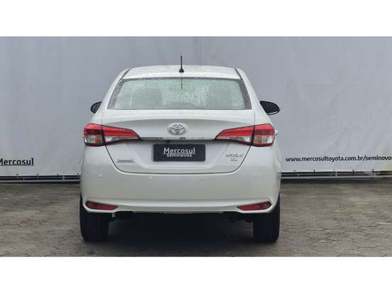 TOYOTA-YARIS-2019