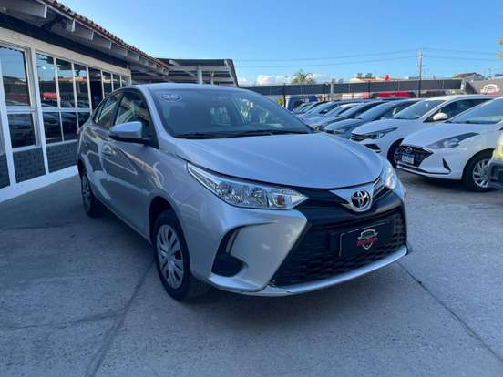 TOYOTA-YARIS-2024