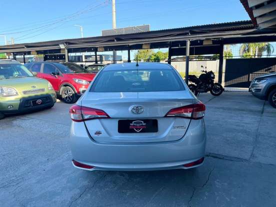 TOYOTA-YARIS-2024