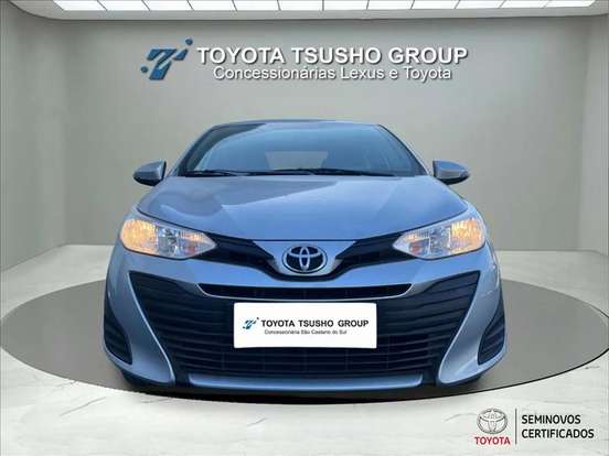 TOYOTA-YARIS-2021