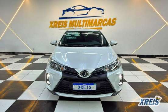 TOYOTA-YARIS-2024