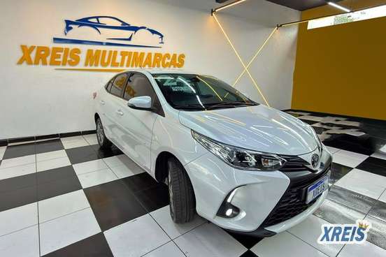 TOYOTA-YARIS-2024
