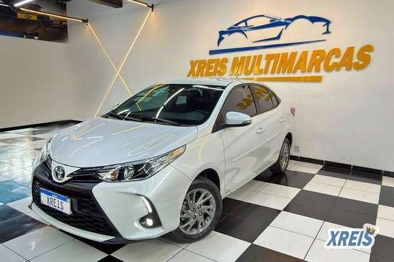 TOYOTA-YARIS-2024