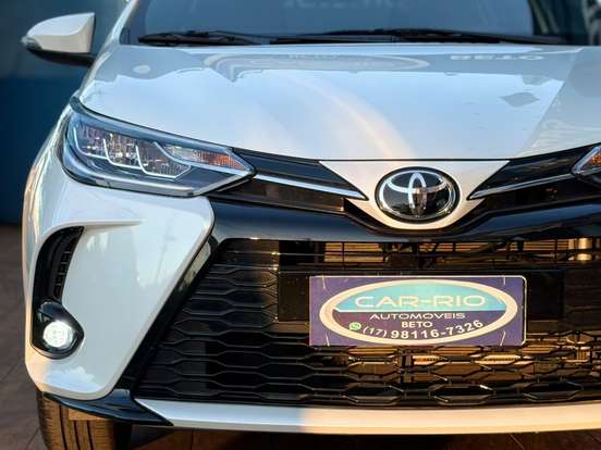 TOYOTA-YARIS-2024