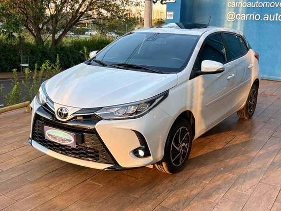 TOYOTA-YARIS-2024