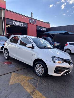 TOYOTA-ETIOS-2019