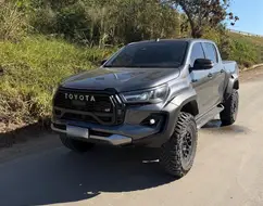 TOYOTA HILUX 2.8 D-4D TURBO DIESEL CD GR-S 4X4 AUTOMÁTICO TOYOTA HILUX 2.8 D-4D TURBO DIESEL CD GR-S 4X4 AUTOMÁTICO