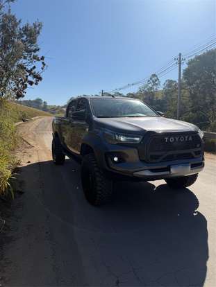 TOYOTA-HILUX-2024