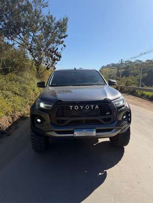 TOYOTA-HILUX-2024