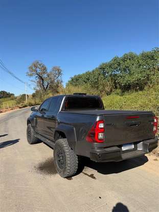 TOYOTA-HILUX-2024