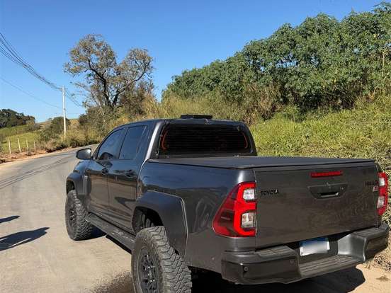 TOYOTA-HILUX-2.8 D-4D TURBO DIESEL CD GR-S 4X4 AUTOMÁTICO TOYOTA-HILUX-2024