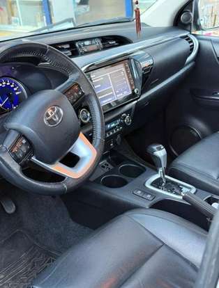 TOYOTA-HILUX-2020