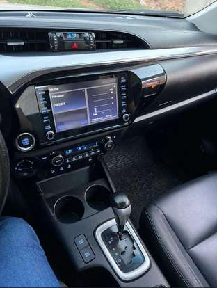 TOYOTA-HILUX-2020