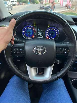 TOYOTA-HILUX-2020