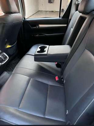 TOYOTA-HILUX-2020